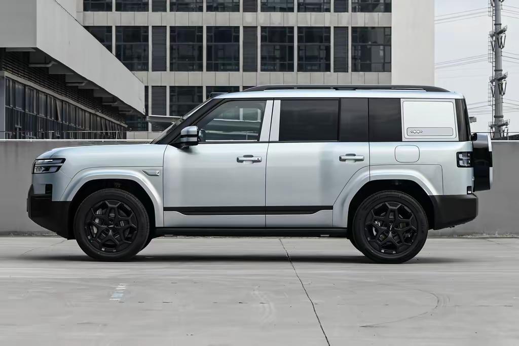 方程豹钛7EV，有和零跑D19一战之力吗？方程豹钛7EV，硬派方盒子，