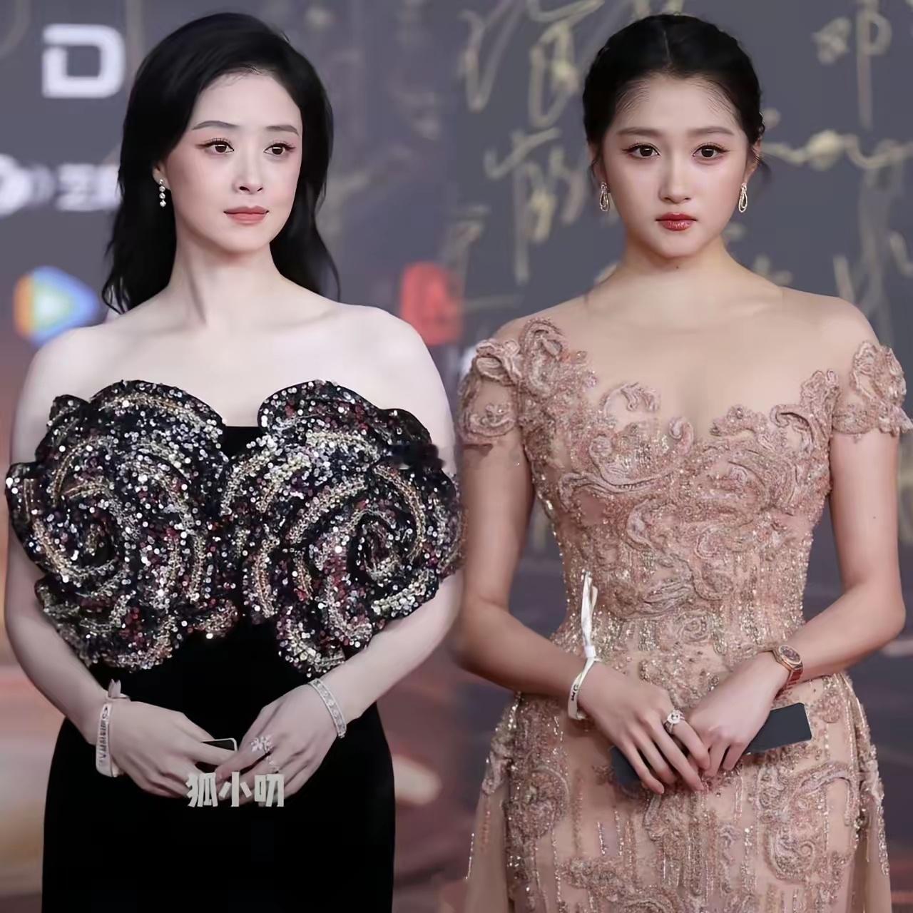 我的天，蒋欣这次直接碾压关晓彤了，第一次觉得蒋欣皮肤这么白，瓷白瓷白的，跟关晓彤