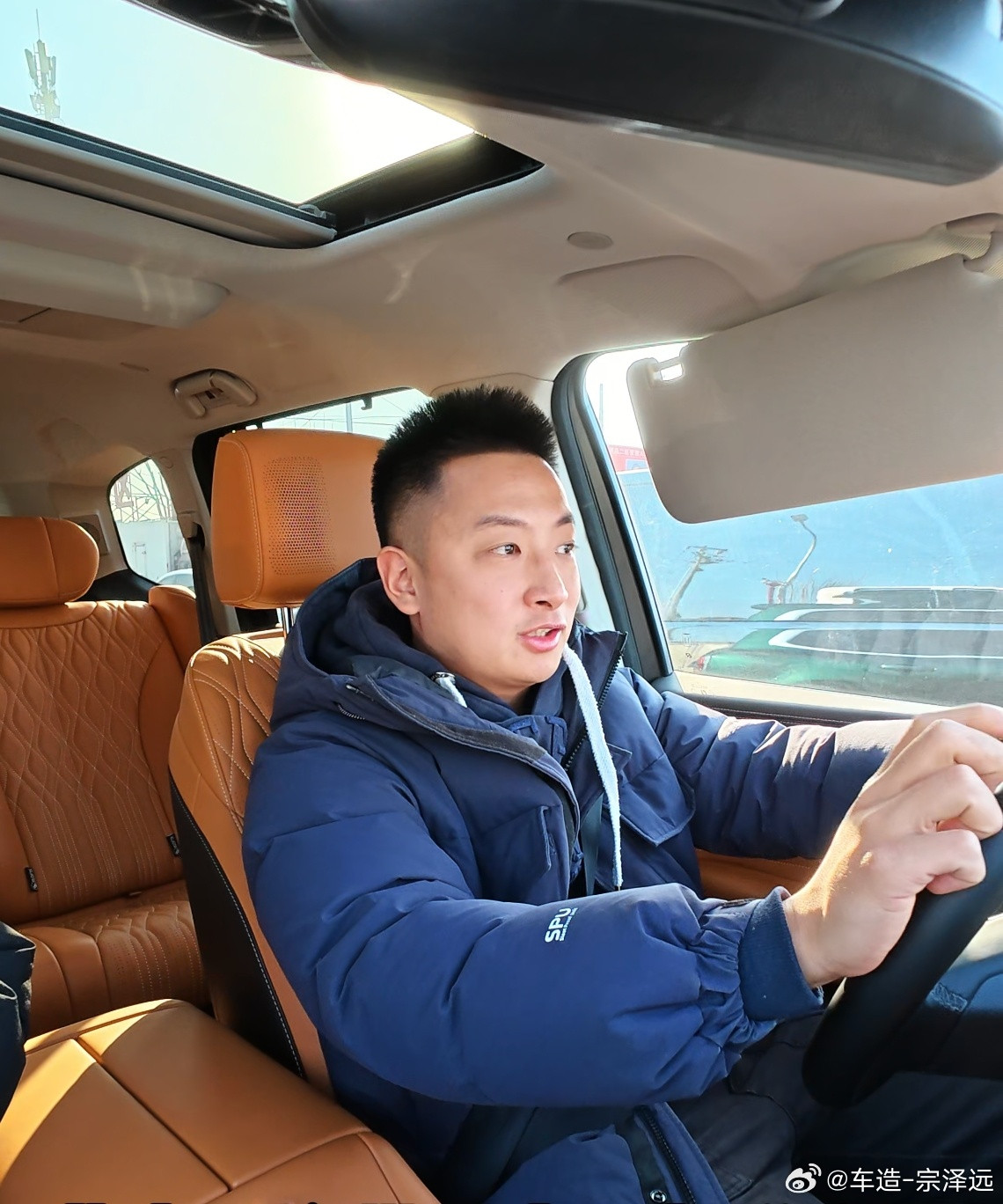 今年过年借了一台全新坦克500Hi4-Z开完最大的感受就是“全能”坦克的越野性能