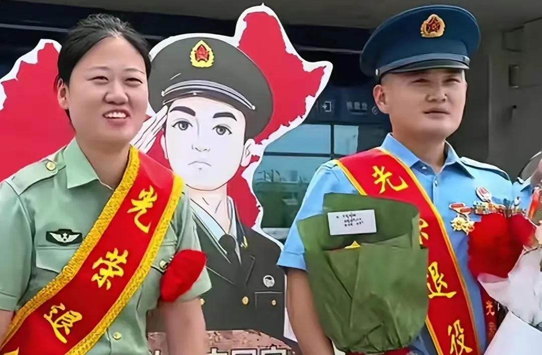 这两个12年退伍老兵，应该是全网都希望凑成的一对姻缘！9月1日安徽宿州东站，