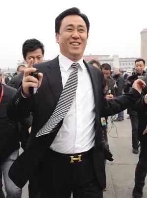 今天最大的新闻，莫过于许家印最终被判了无期。回想当年他多风光啊，简直是中国商界最