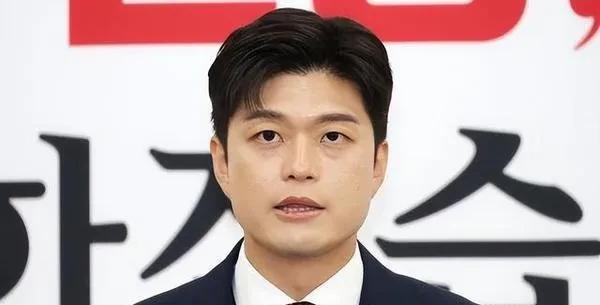 金容泰督促韩国法院紧急、加快对总统李在明涉嫌选举违规案进行再审。他说总统的身份不