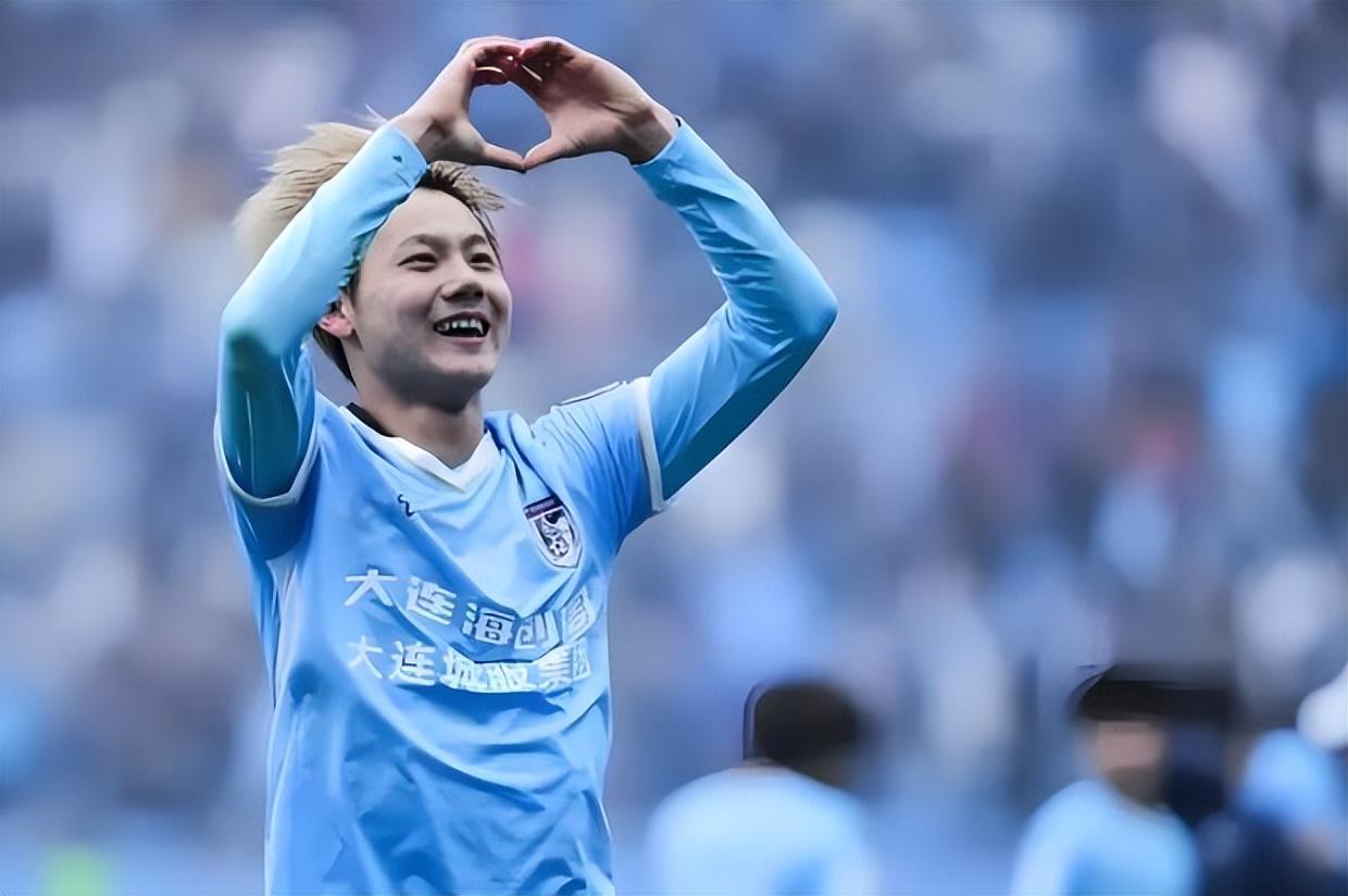 他是毛伟杰和朱鹏宇加盟大连英博的引路人，如今成为俱乐部公认的大佬，主帅李国旭和球