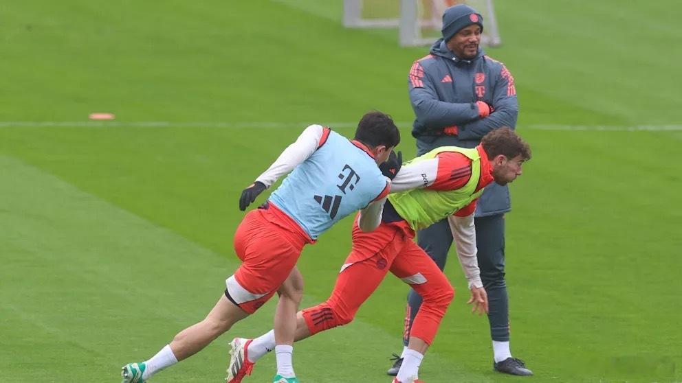 和霍芬海姆比赛前，孔帕尼本赛季第一次遇到所有球员都可以出场的情况，没有人受伤或者