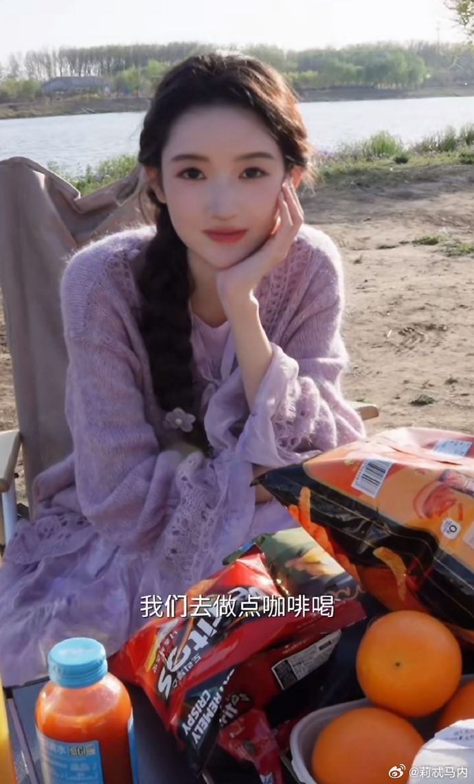 王玉雯咖啡主理人王玉雯做的咖啡第一次看到王玉雯做咖啡的样子，整个人的气质和咖啡的