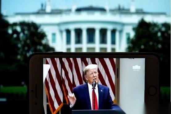 一万多名顶尖博士，集体从美国“提桶跑路”。他们不是被裁员，也不是混不下去。恰恰