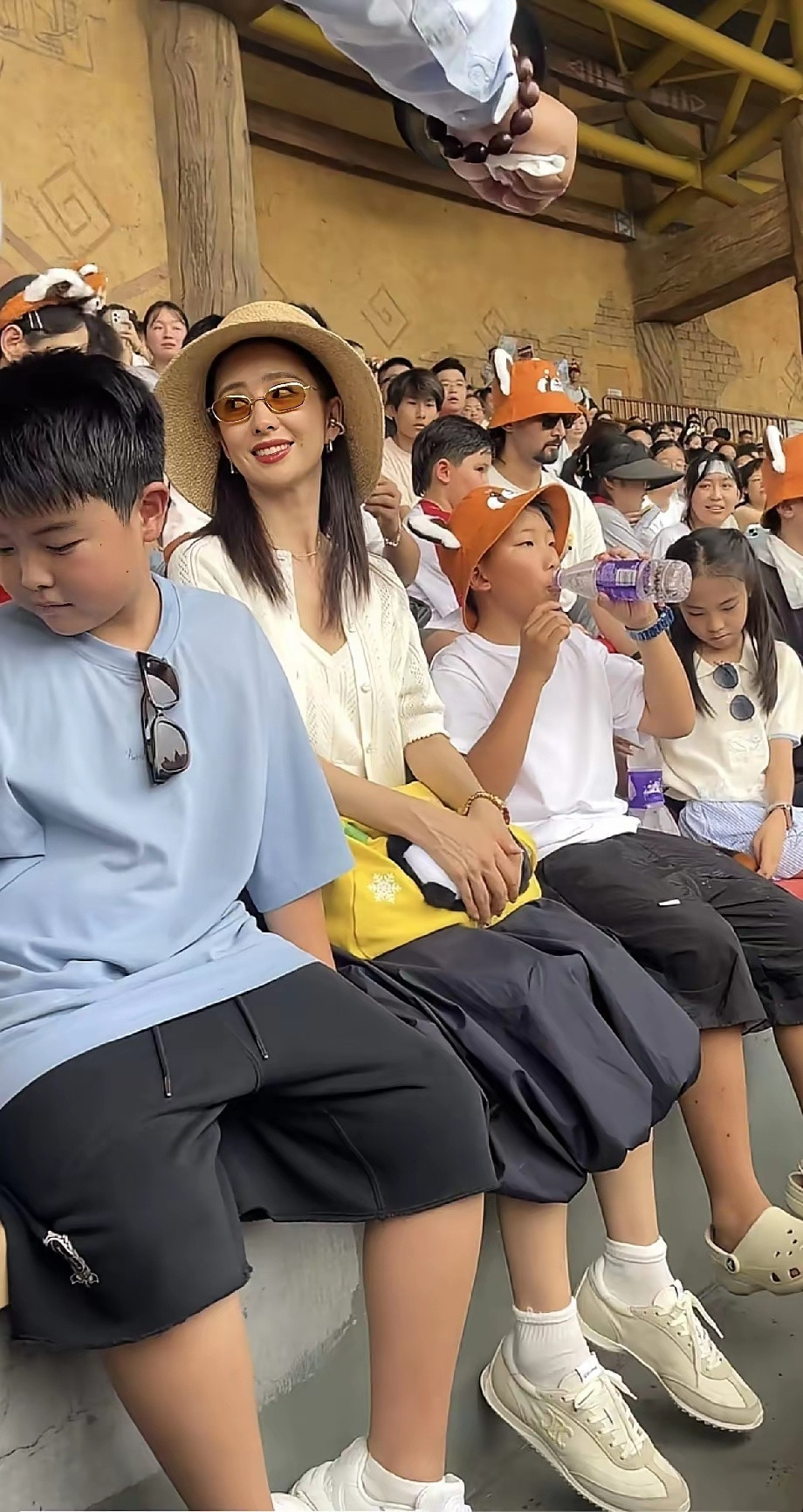 佟丽娅这婚离了跟没离一样，每天还是对着同一张脸
