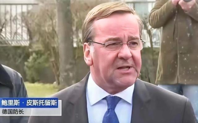 德国防长出访东京时表示，如果台海出事，欧洲会很不安全。德国防长此行的重点之一是加