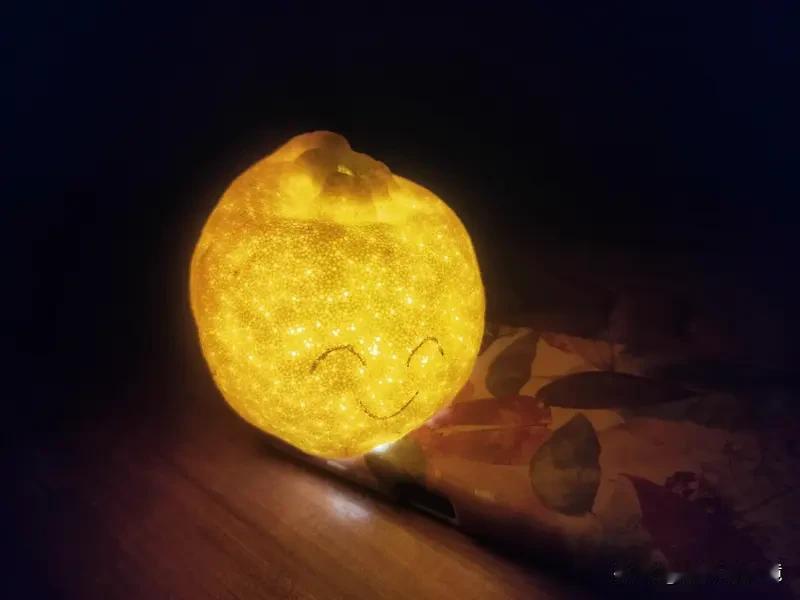 上联“酒里忧愁少”挺有意思，短短几个字就把借酒消愁的感觉写出来了。要对出合适的下