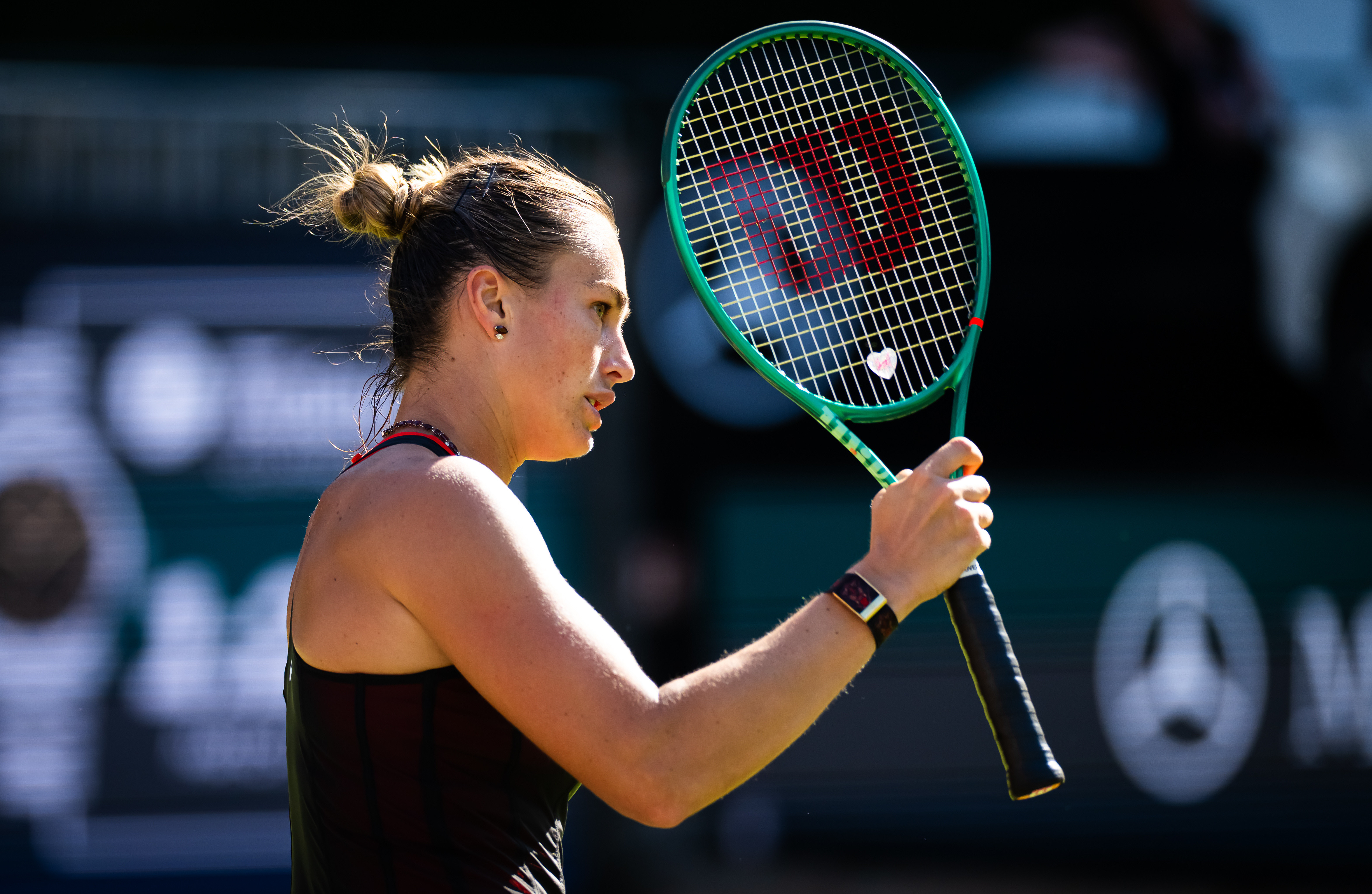 大逆转！萨巴伦卡惊险晋级WTA500柏林站1/4决赛，头号种子萨巴伦卡在2-6