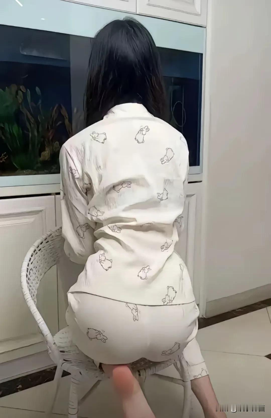 早起喝杯水，然后跑步啦