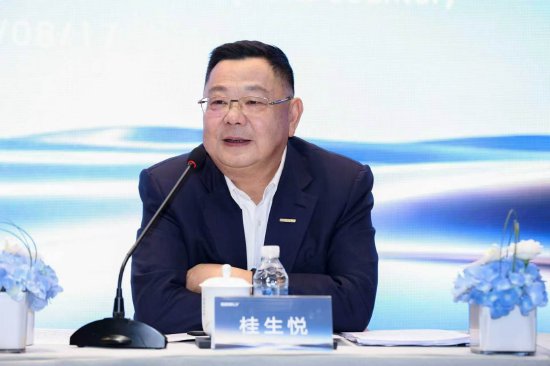 李书福辞任董事会主席, 吉利汽车高管回应: 从创始人驱动迈向制度与团队驱动