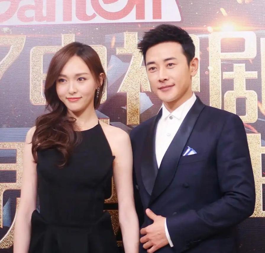 唐嫣罗晋婚变真相来了！11月20日，罗晋的经纪人代替罗晋和唐嫣发出讣告，称罗晋