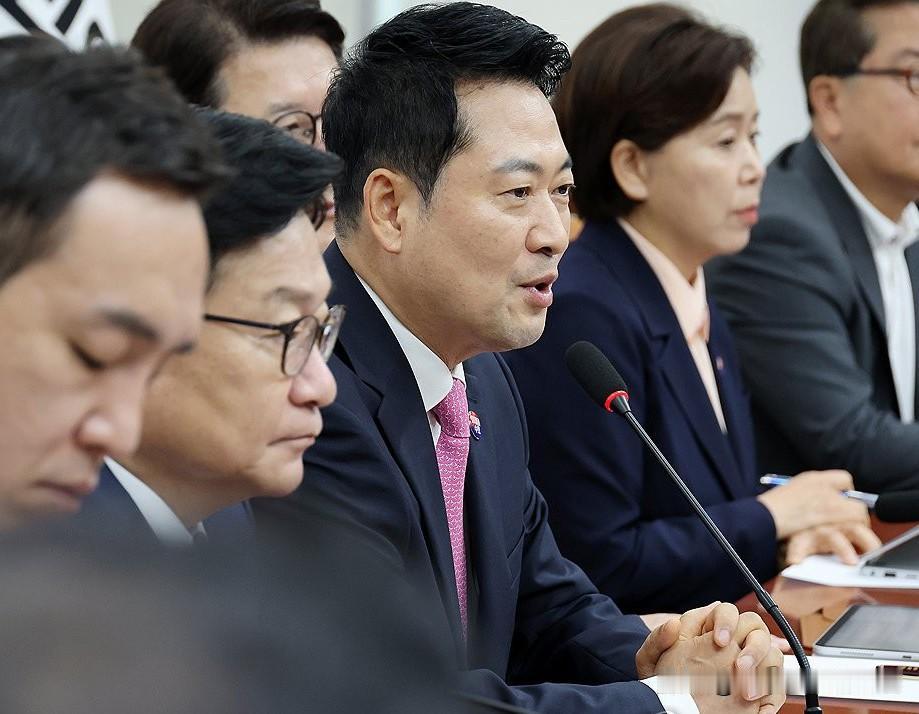 摊牌了！韩国国民力量党下最后通牒，拉扯高层衣领议员被勒令主动退党7月27日，