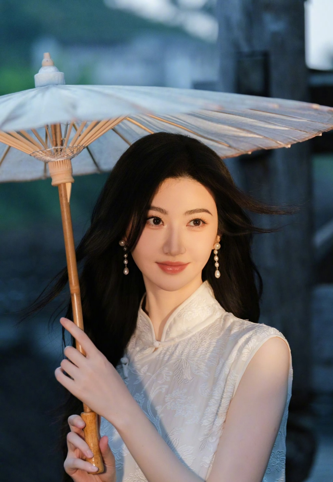 优雅美丽的甜甜，周五快乐呀🤩景甜正想你，你就出现啦想看甜甜宝发剪