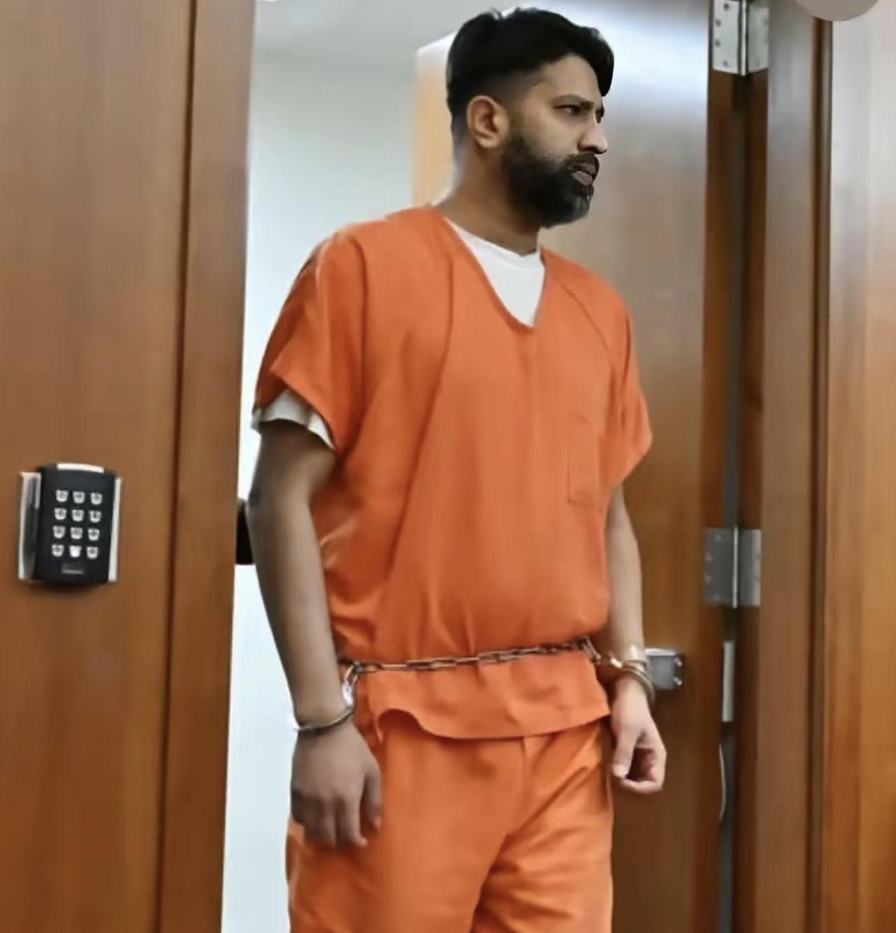 又是印度人。40岁的乌马尔.艾贾兹，2011年去美国学习，然后在2018年就