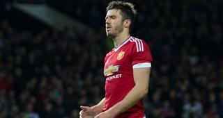 随着曼联临时主帅人选的讨论不断推进，迈克尔·卡里克在俱乐部内部获得的支持正在明显