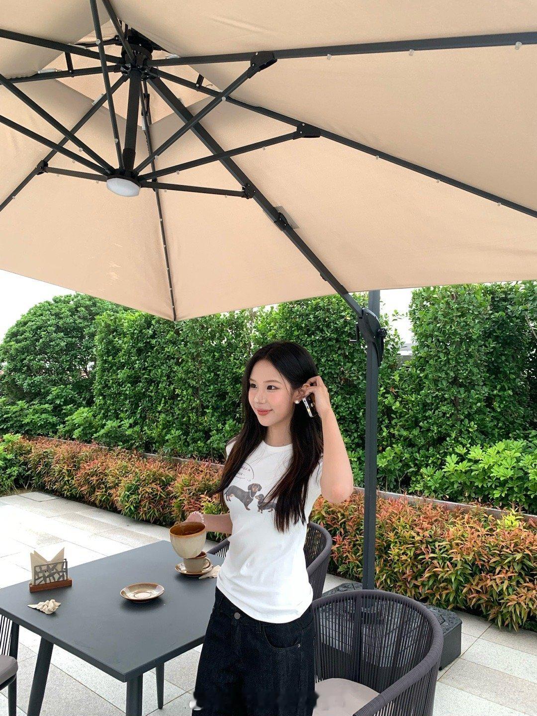 最近穿搭整理中。我是属于一天精致下午茶小姐姐，一天松弛舒适女大。你们更喜欢看我穿