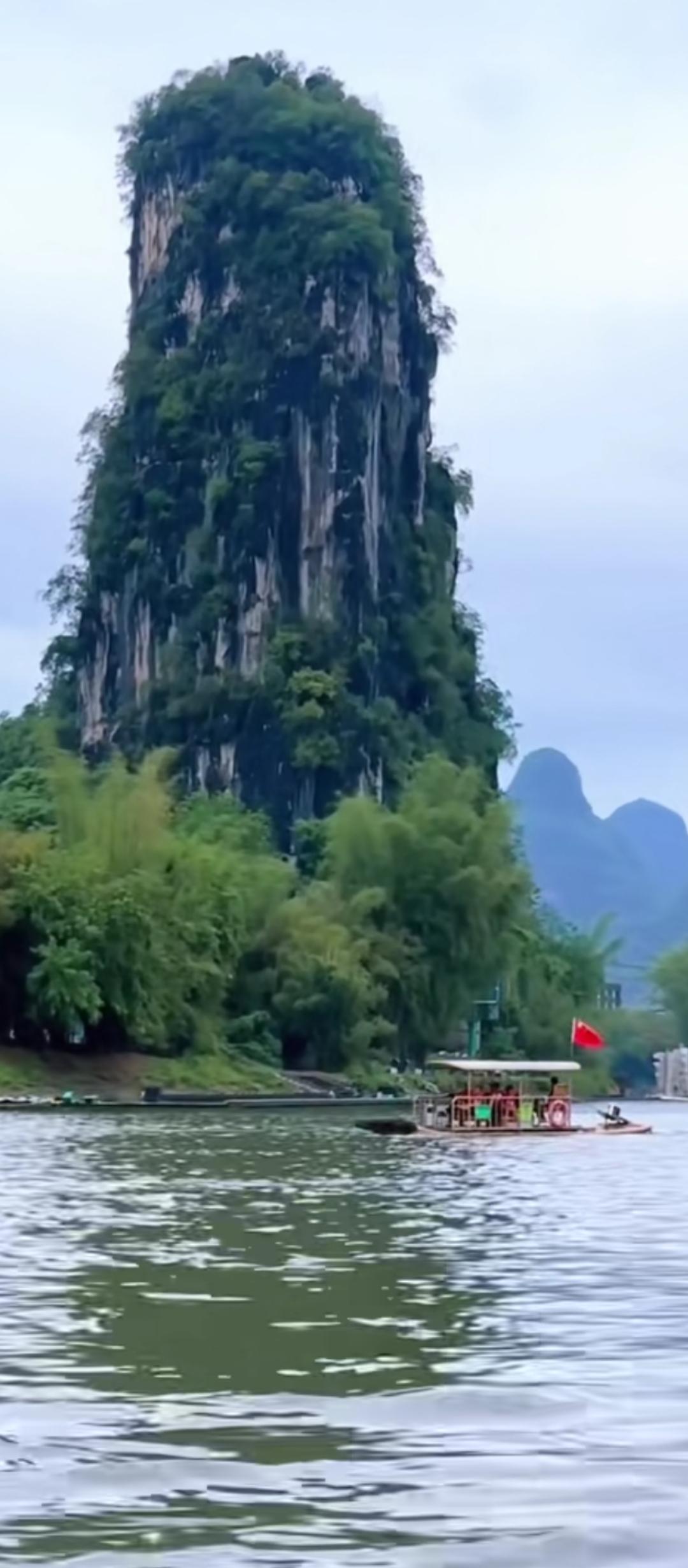 家乡美:乘舟游碧水，赏尽山水间！🚤🌳🌊