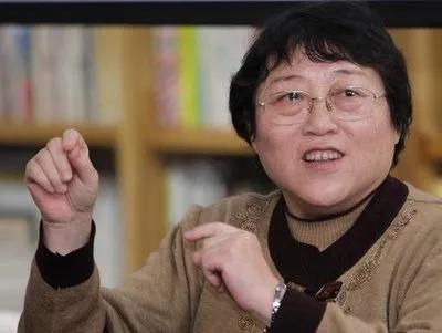 “性”学家李银河：“伴侣不在身边，女人不会拒绝对她好的异性。哪怕明知对方目的不纯