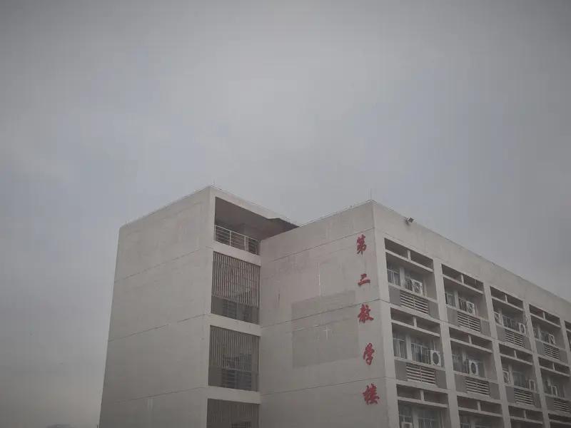 有人说一本比二本强，其实我觉得一本和二本没有质的区别。比方说山东，普遍认为鲁东大