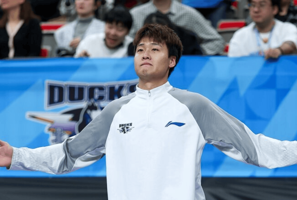 媒体人谈赵睿伤情: 赵睿比赛结束后已立刻前往医院检查