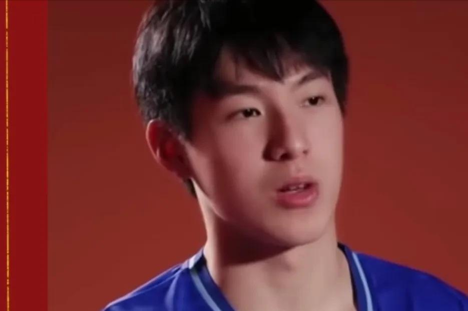 很多人以为温瑞博能打赢樊振东靠的是自身实力，但实际上是大错特错了，采访时温瑞