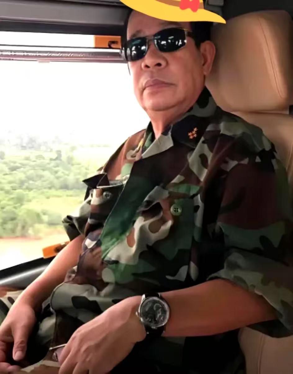 先得罪了中国，后打泰国的脸，现在好了，中国啥也不做就看着，先让泰国揍你一顿再说，