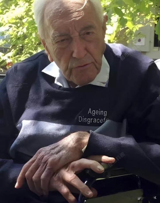 104岁科学家飞赴瑞士安乐死，药物注射后他突然说了一句话。2018年瑞士巴