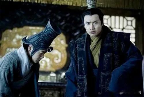 看过史记的，都知道秦始皇的接班人本是太子扶苏，结果被赵高李斯胡亥矫诏，篡夺了胜利