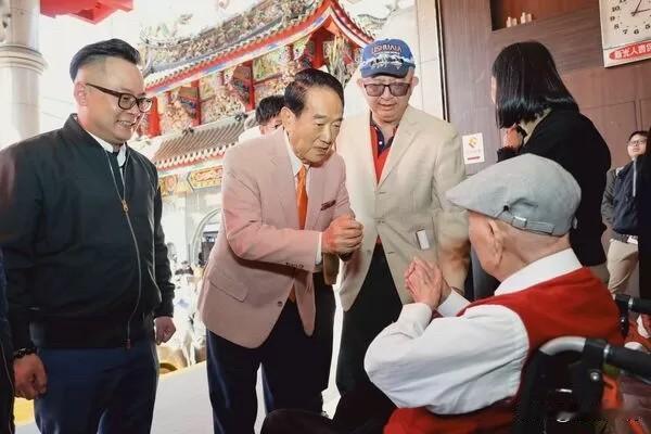 宋楚瑜向赖清德舅舅祝贺百岁高寿　赖清德的亲舅舅童永2月15日将迎来百岁高寿，
