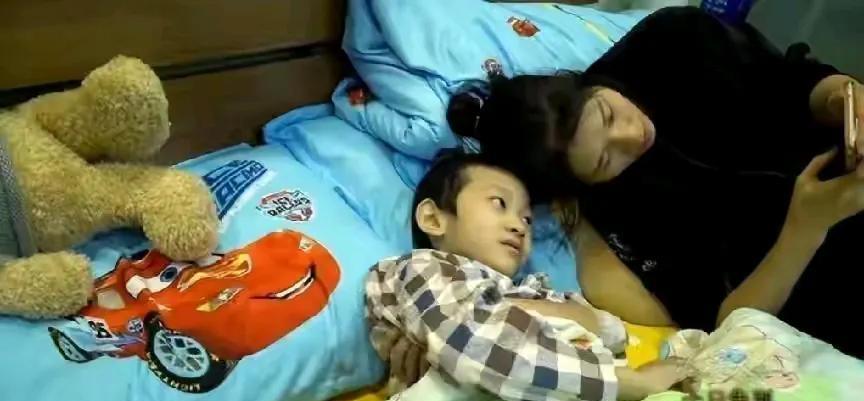 “我想听故事，妈妈你可以给我讲个睡前故事吗？”2017年12月27日，年仅6岁