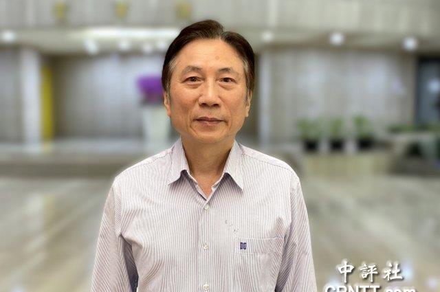 民进党立委郭昱晴日前公审在公园自拍的路人引发争议，后又遭国民党籍桃园市议员詹江村