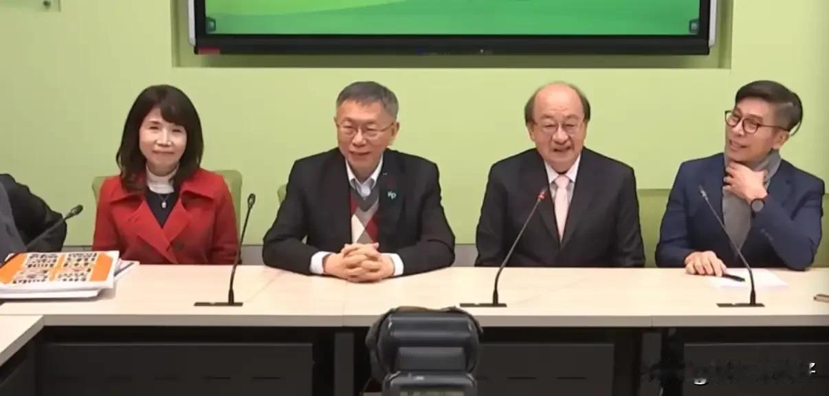 拜会绿营立院党团一笑泯恩仇？柯文哲：本来就没有仇呀柯文哲今天以高调拜访蓝绿立