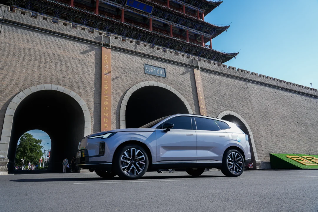 全新XC70走进中汽研-全新XC70超级混动续航