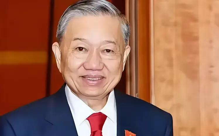 苏林这次是真豁出去了。2025年7月，他刚把越南63个省市砍到34个，裁撤