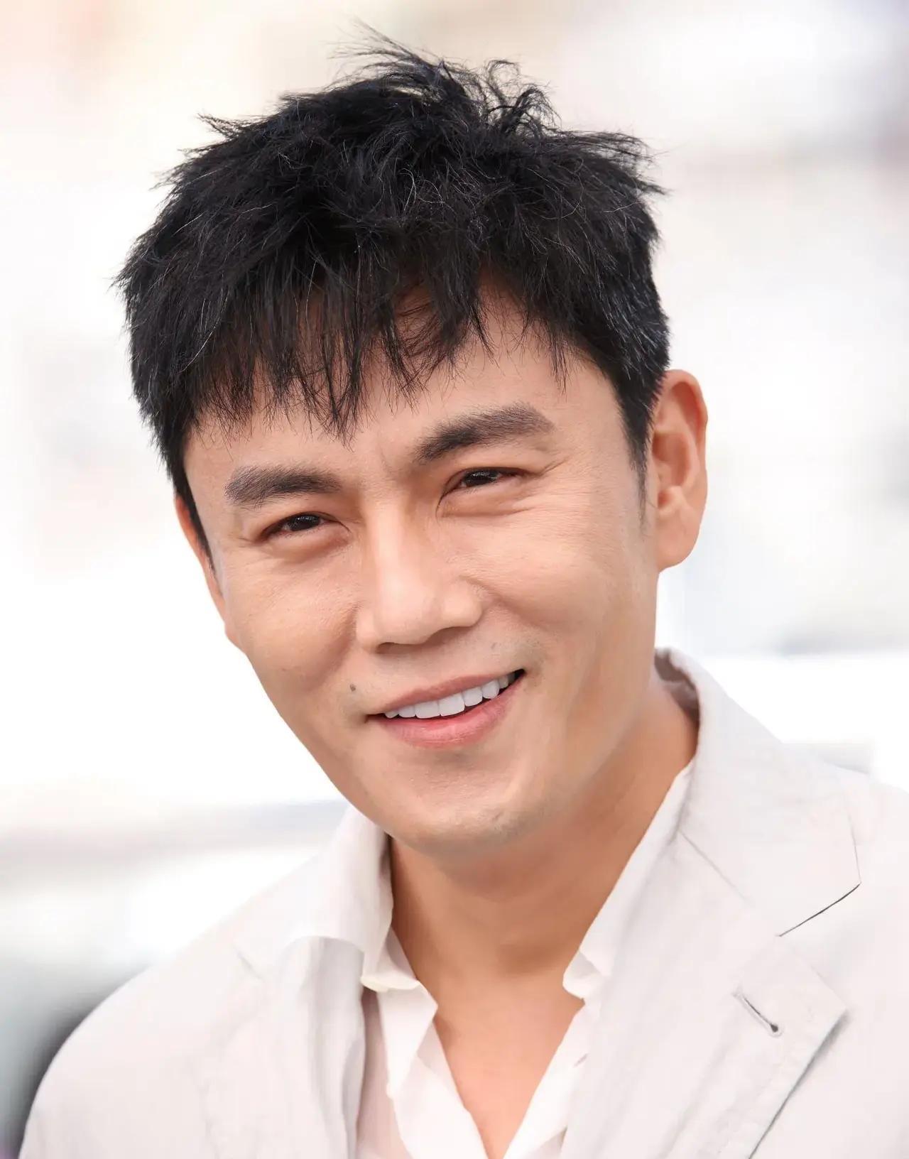 2024年，筹拍《扫毒风暴》时，导演邀请秦昊出演警察，可秦昊却拒绝:“不，我要演