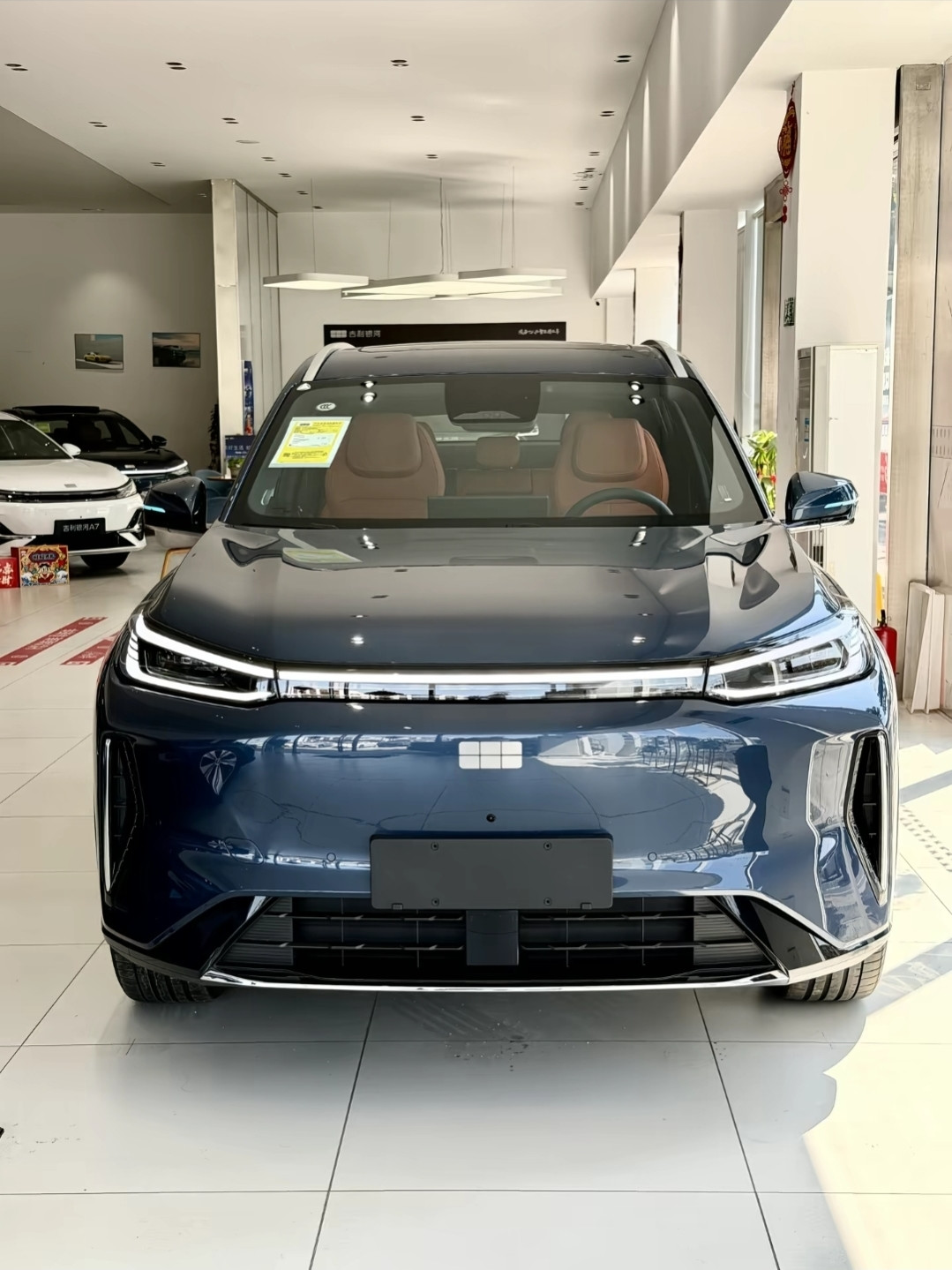 银河M7最打动我的技术点，在于银河M7的金牌驾控，麋鹿测试成绩、制动距离、自适应