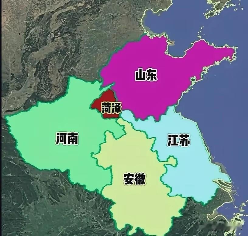 很多人都说，菏泽干脆划给河南算了。这话听着好像挺有道理，因为这片地方实在太像了。