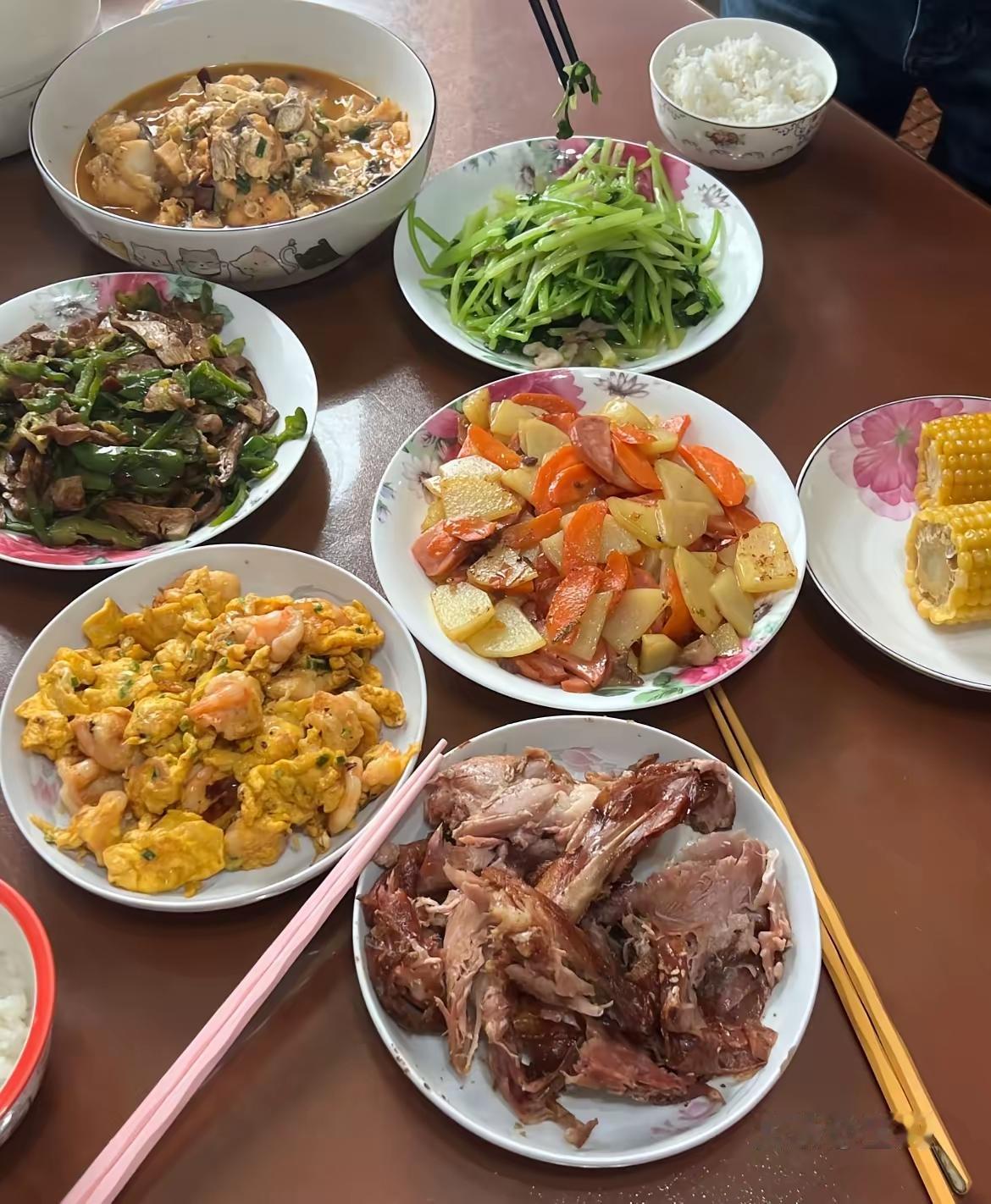 公公做的菜,下班回家一瞅餐桌,我心里就犯嘀咕:炒青菜少油少盐没滋味,谁家