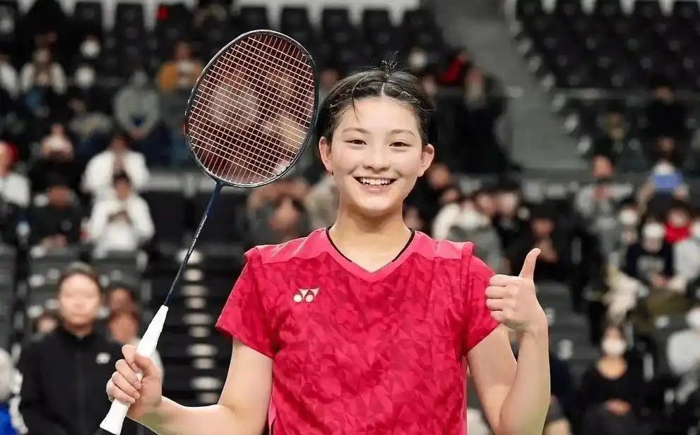 刚刚结束了一场羽毛球尤伯杯B组第3场比赛，女单世界排名第9的日本19岁小将宫崎友