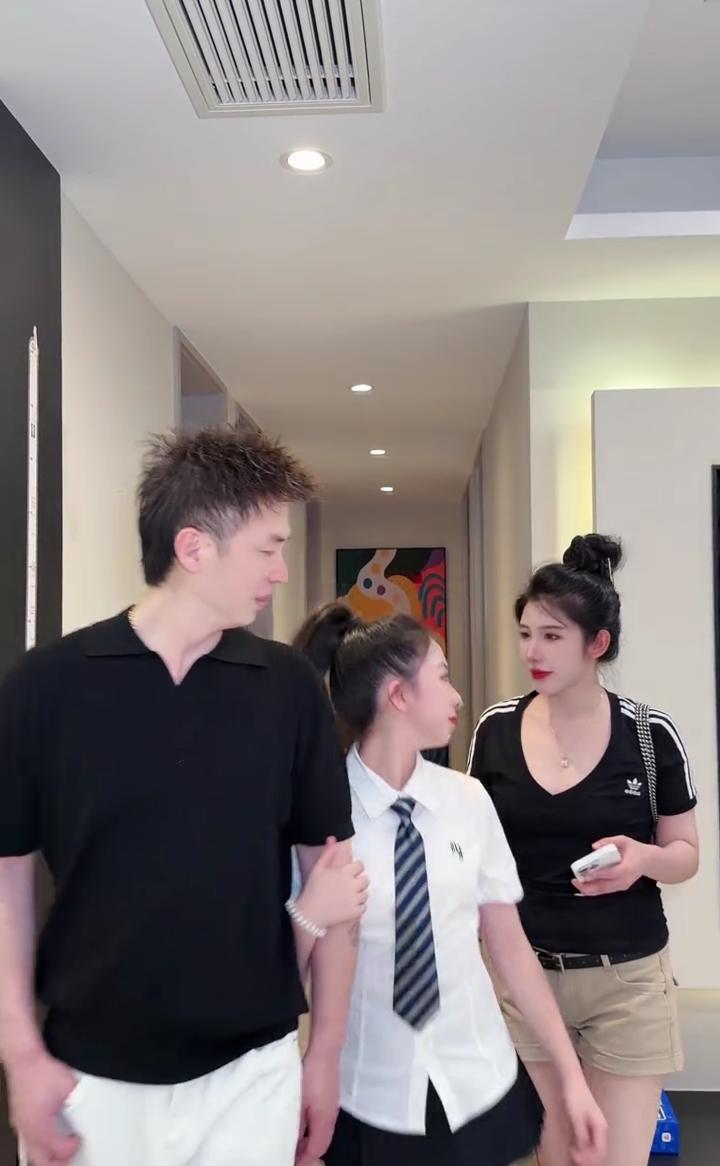 有人。