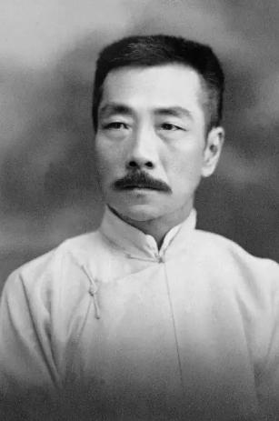 1936年秋天，鲁迅临终前托人给毛泽东送了四只金华火腿，这是他第二次送，第一次送
