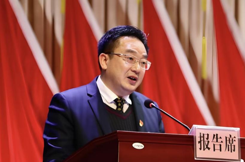 重磅落马！从高校精英到实干标杆，吴耿淡仕途落幕敲响反腐警钟近日，曾被视作粤北