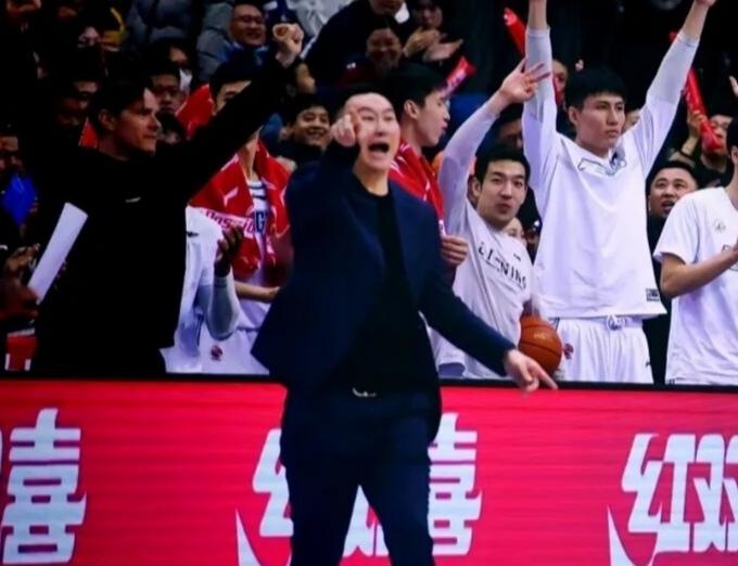 伯乐成就新星，李俊贤接棒杨瀚森受重点培养杨瀚森可以顺利叩开NBA的大门，一