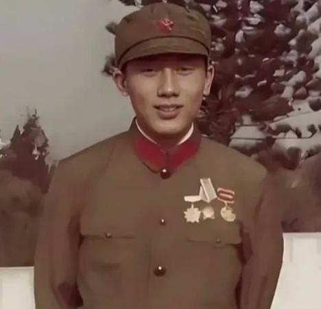 越作战中唯一的香港兵，一件事感动亿万国人！在1979年对越反击战时，解放军中有唯