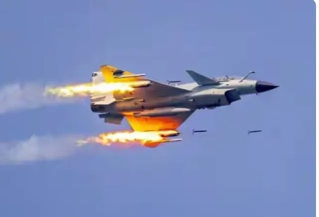 这次印巴空战巴基斯坦大战告捷，连美国及西方国家也对中国寡目相看，原因是印度硕大的