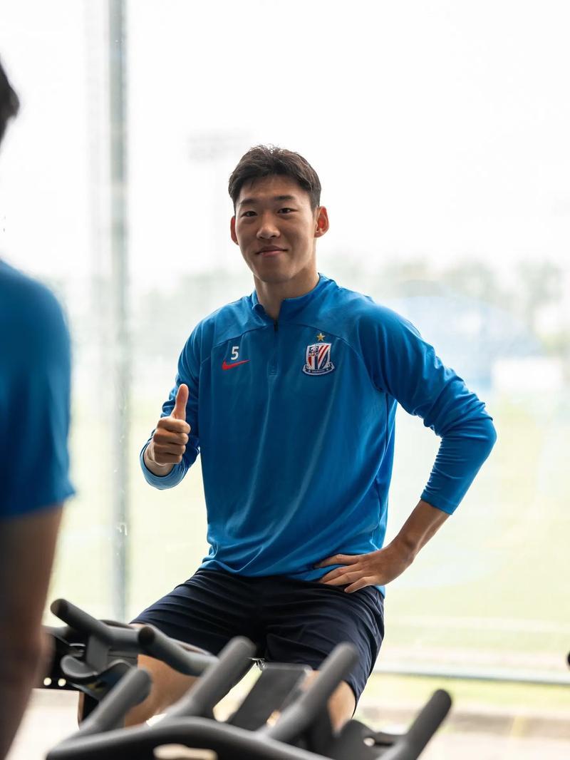 海港没机会了！媒体爆料朱辰杰和申花续约5年！此前海港非常希望再引进朱辰杰！朱辰杰