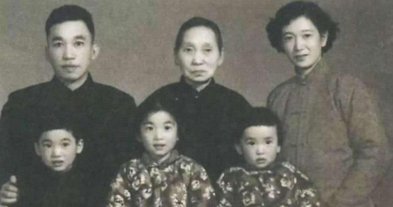娶妻娶德，纳妾纳色，可是梁启超先生的小妾王桂荃相貌很普通啊！前三张相片就是王桂
