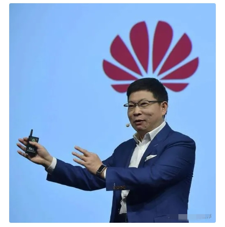 谁懂啊！今天华为发布会直接把我看嗨了！余承东站在台上说那句“四年前我们就做了10档物理可变光圈，去年